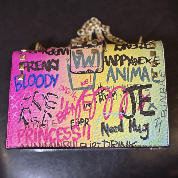 Graffiti Chain Shoulder Or Crossbody Bag - Picture 2 of 6